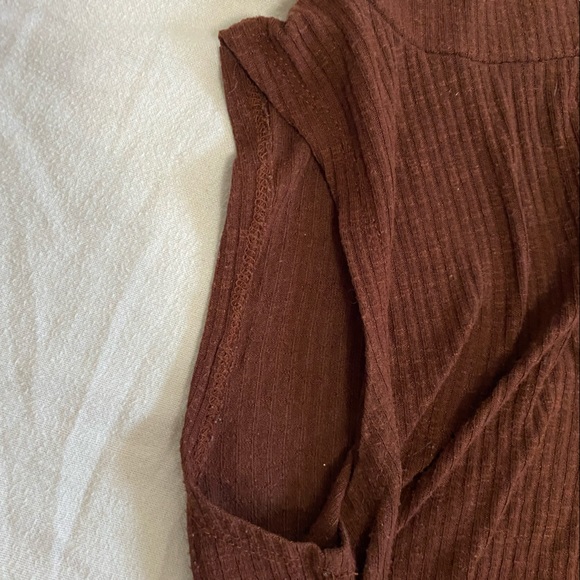 Brown turtle neck tank top with tie at the front - Picture 7 of 11